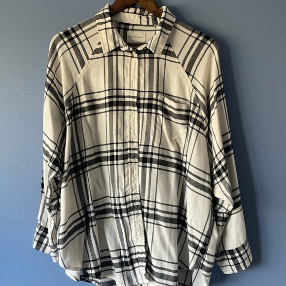 American eagle white/black plaid button up shirt - Picture 1 of 3